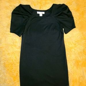 Small, midi  dress with puff sleeves